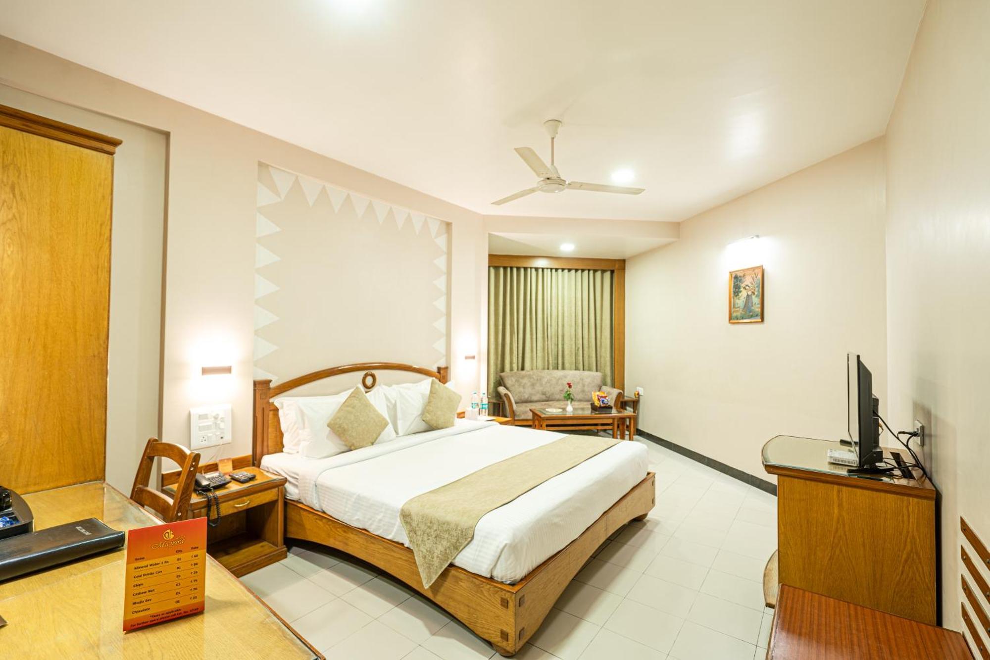 Hotel Mayura Rāipur Exterior foto